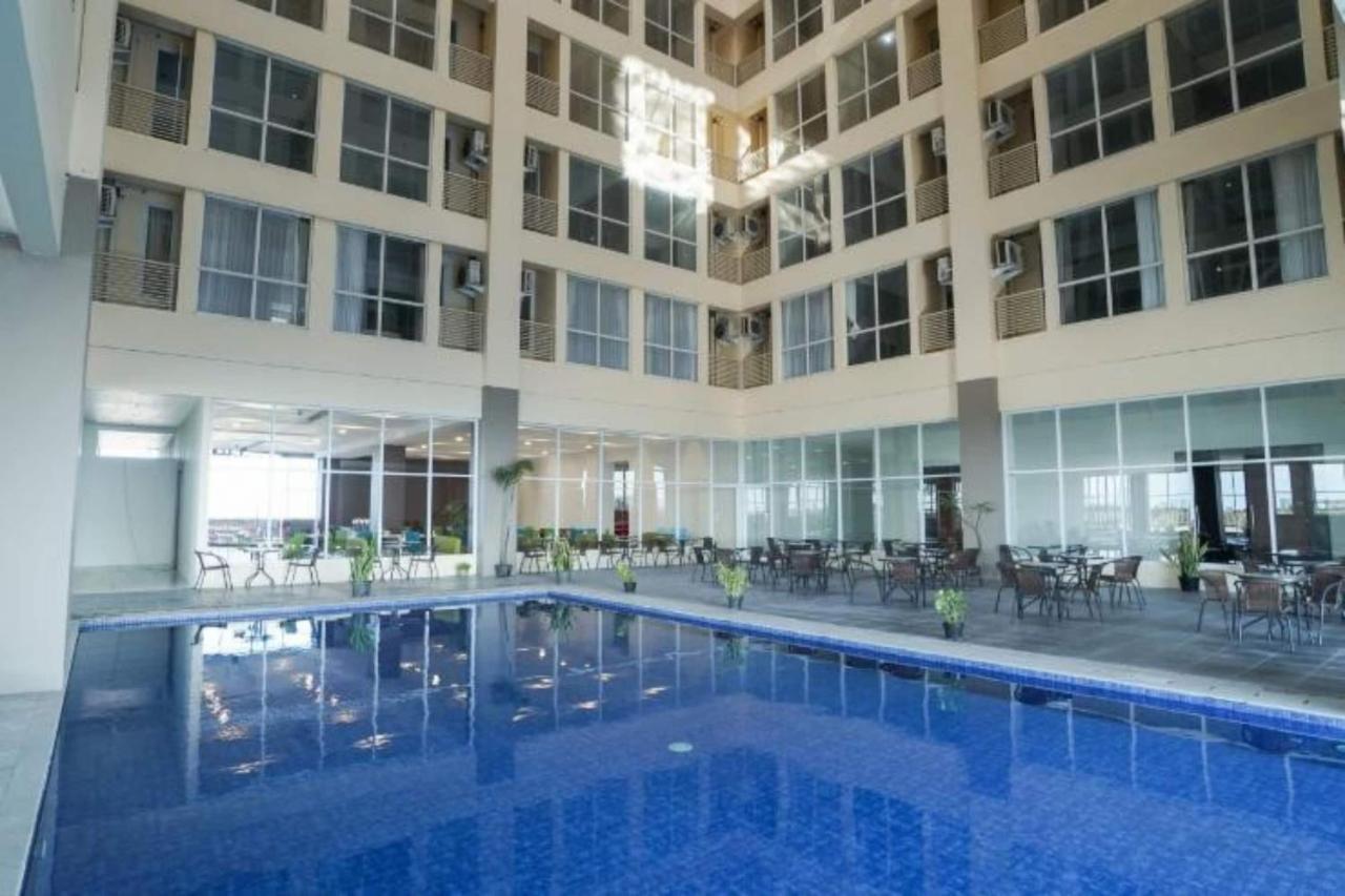 My Tower Hotel Surabaya Eksteriør billede