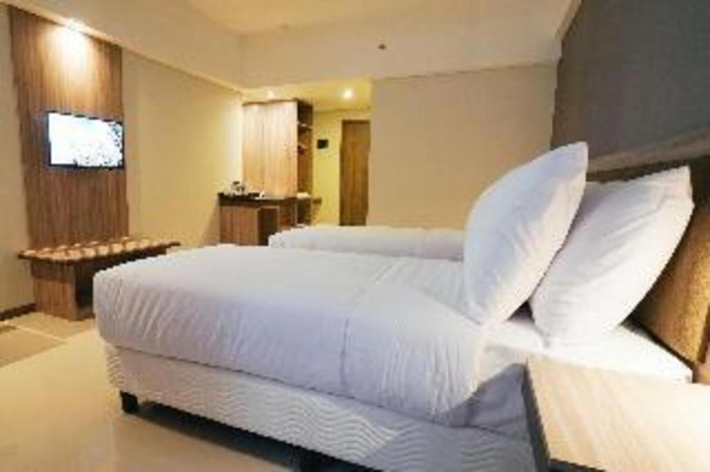 My Tower Hotel Surabaya Eksteriør billede