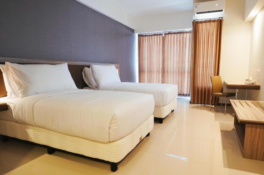 My Tower Hotel Surabaya Eksteriør billede