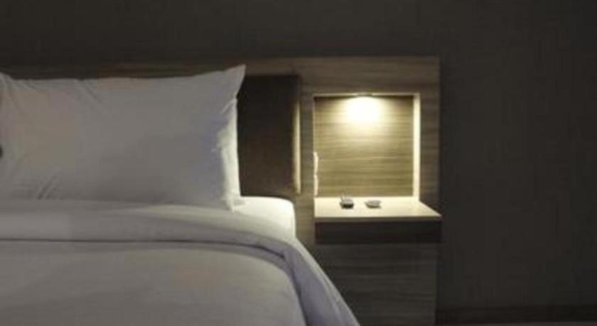 My Tower Hotel Surabaya Eksteriør billede