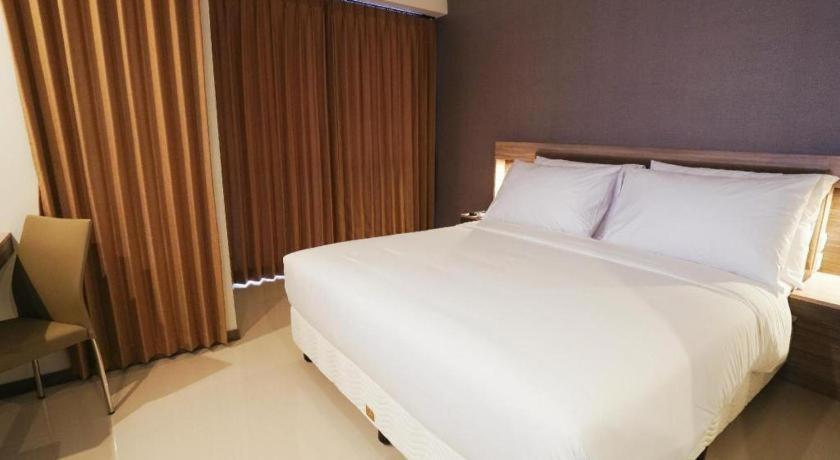My Tower Hotel Surabaya Eksteriør billede