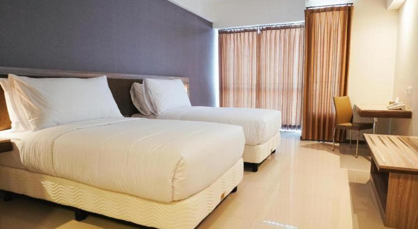 My Tower Hotel Surabaya Eksteriør billede