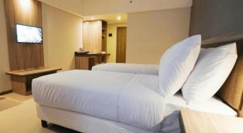 My Tower Hotel Surabaya Eksteriør billede